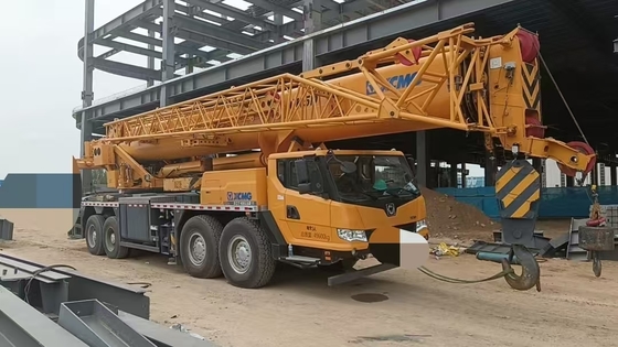kupować Używany żuraw samochodowy XCMG QY80K5D 80t z 2023 roku do budownictwa online manufacture