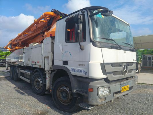 Bom preço. Caminhão bomba de concreto Zoomlion Usado 52m com chassi Benz de 2013, máquinas de construção on-line