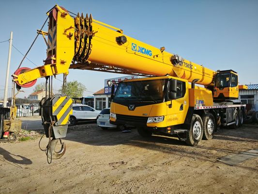 Bom preço. Um guindaste de caminhão de 55 toneladas XCMG de 2022 com boas condições para venda a quente. on-line