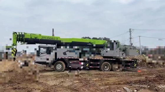Bom preço. 2023 Zoomlion Máquinas de elevação de guindastes de caminhão hidráulico de 25 toneladas usadas on-line