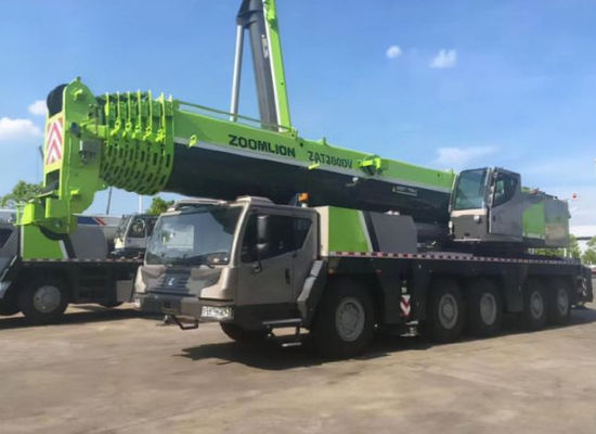 Bom preço. Guindastes de caminhão Zoomlion 200T usados de 2020, máquinas de elevação todo-o-terreno usadas on-line