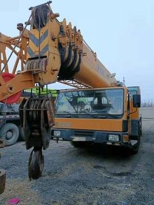 Un buon prezzo. Utilizzato XCMG 50 tonnellate gru mobile QY50 attrezzature di sollevamento gru idrauliche in linea
