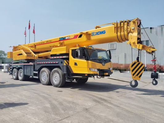 Bom preço. Guindaste rodoviário totalmente hidráulico usado XCMG 80T de 2017, máquinas de elevação on-line