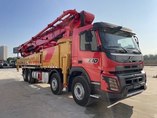 Un buen precio. Camión bomba de concreto usado 2021 con pluma de 62 m y chasis Volvo para bombeo de alta eficiencia en línea