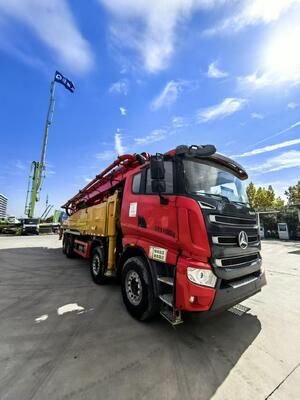 Un bon prix. Pompe à béton montée sur camion SANY 56m d'occasion de 2021 avec un débit de 180 m³/h et une pression de 12 MPa en ligne