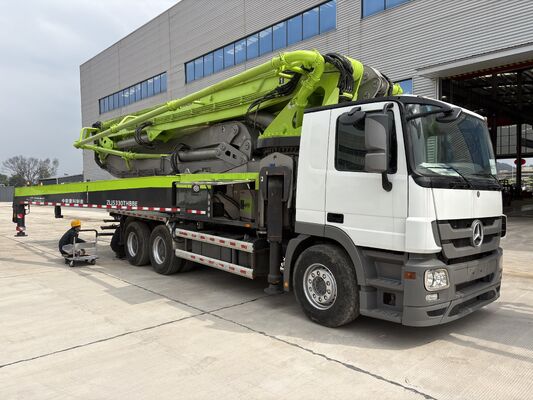 Ein guter Preis. 2018 Zoomlion 49M Betonpumpen-LKW mit Mercedes Benz Fahrgestell und überholtem Zustand Online